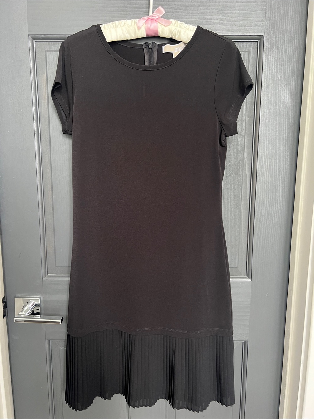 Michael Michael Kors black Pleated Hem Short Sleeve Dress, size small